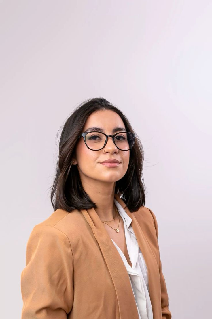 Elena R.